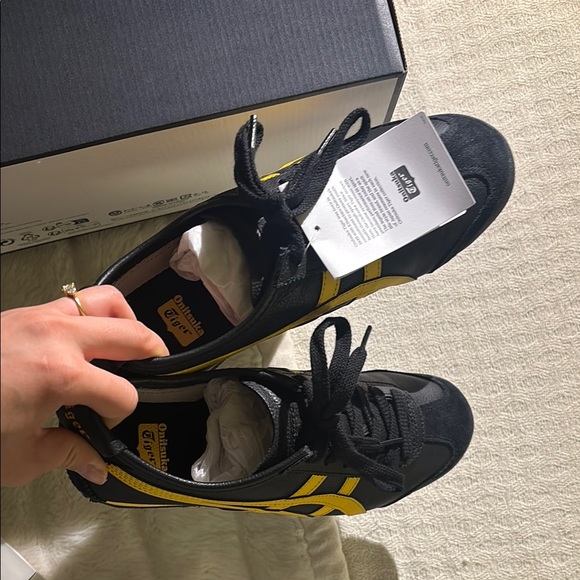 NWT Onitsuka Tiger Mexico 66 black yellow men’s 6 / women’s 7.5 - Picture 2 of 5